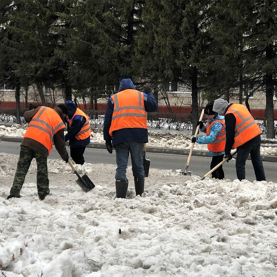 В Северске продолжаются работы по весеннему благоустройству и санитарной  уборке городских территорий | Администрация ЗАТО Северск